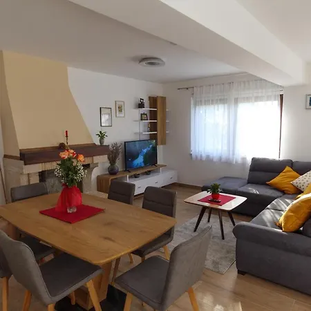 Ravan Apartman Cernik (Primorje-Gorski Kotar)